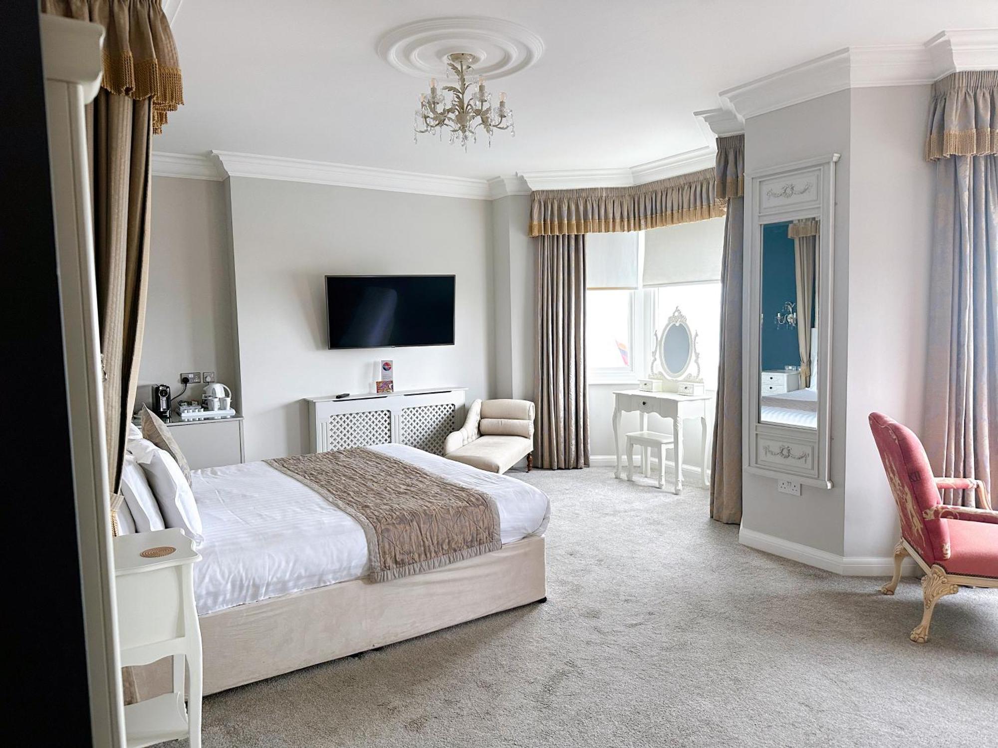 Legends Hotel 3*