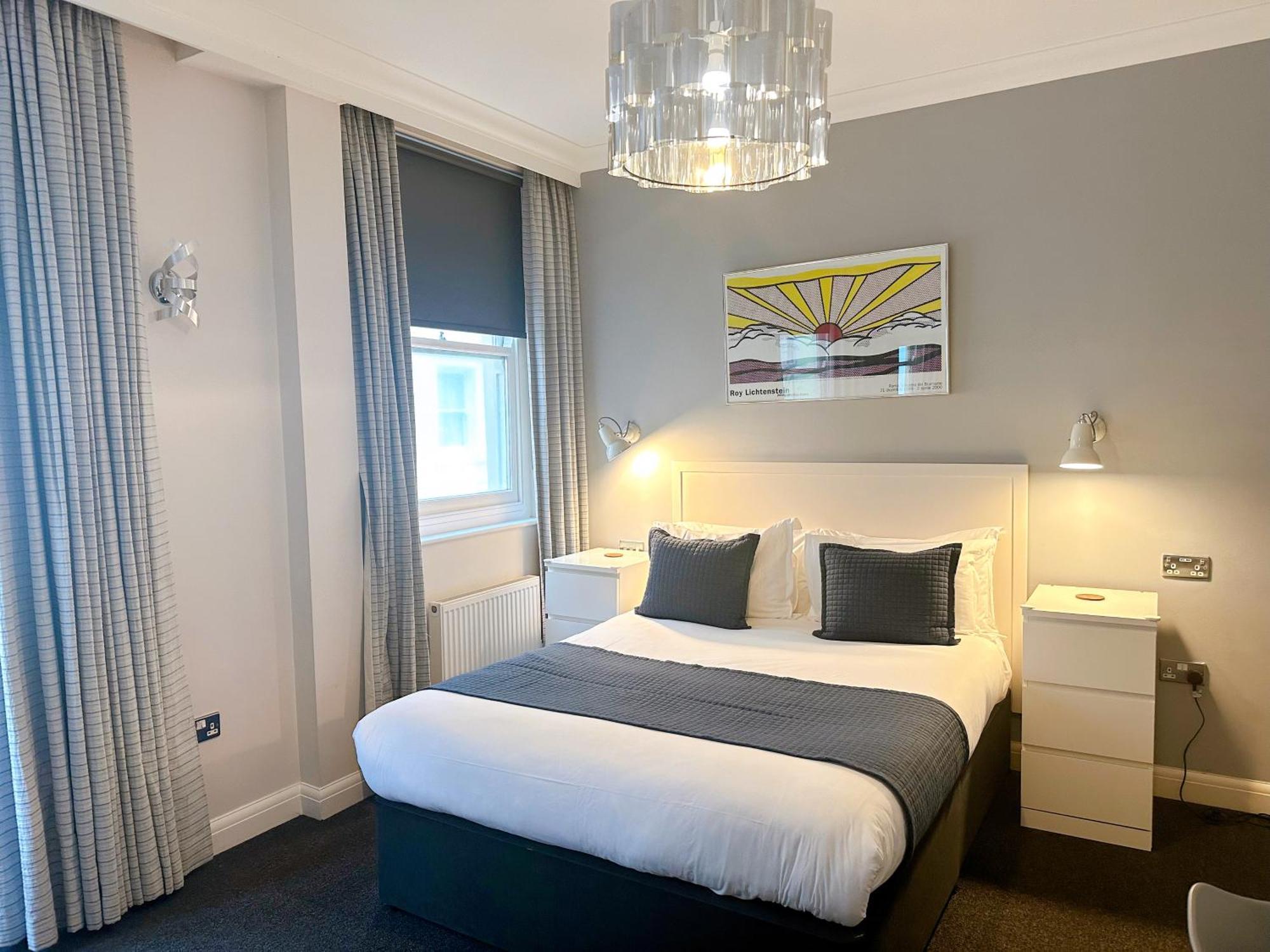 Legends 3* Hove
