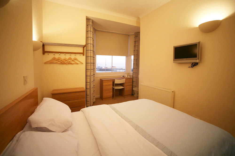 Legends 3* Hove