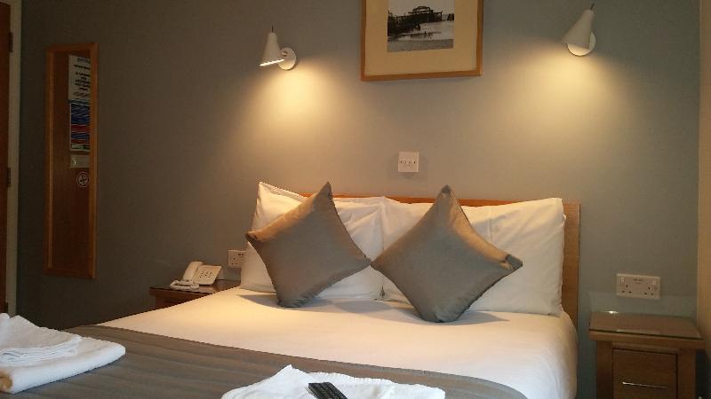 Legends 3* Hove